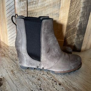 Sorel wedges, tan / grey and black, 8.5